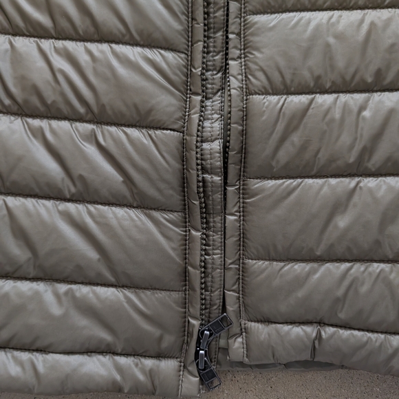 Patagonia Women's Parka - Picture 4 of 7